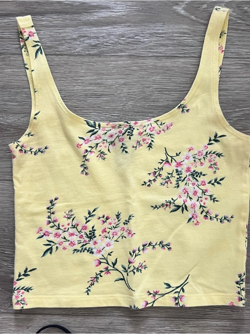 Cropped Tank Top Bundle Size Small - Picture 2 of 7